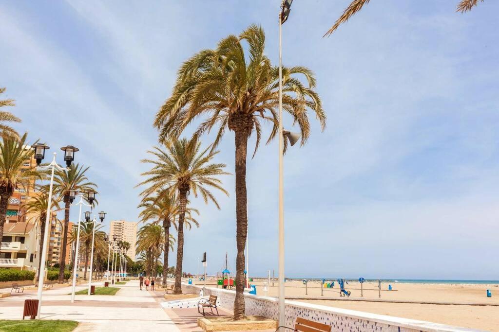 Coqueto Apartamento Junto A La Playa. 拉波夫拉德法尔纳尔斯 外观 照片