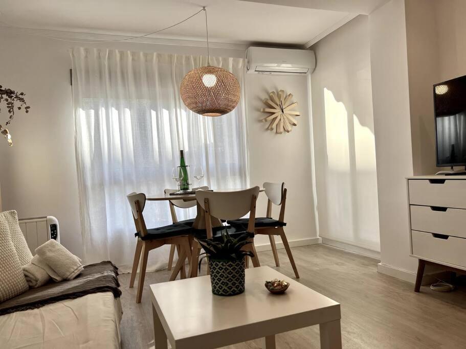 Coqueto Apartamento Junto A La Playa. 拉波夫拉德法尔纳尔斯 外观 照片